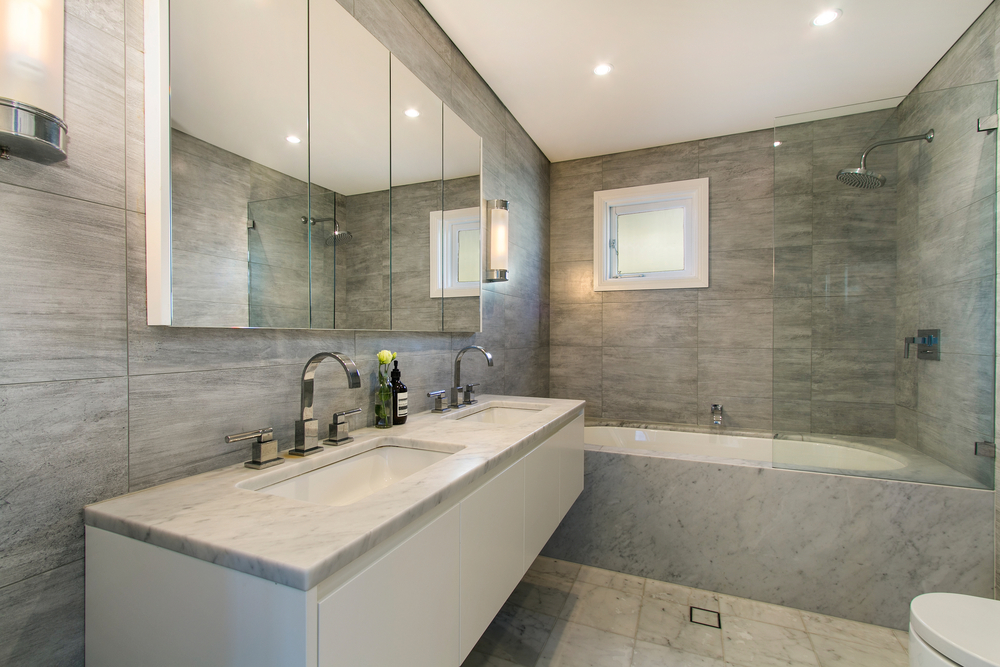 Master Bathrooms: One Sink Or Two?