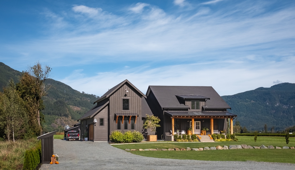 Why the Summer Is the Best Time to Custom Build Your Dream Home