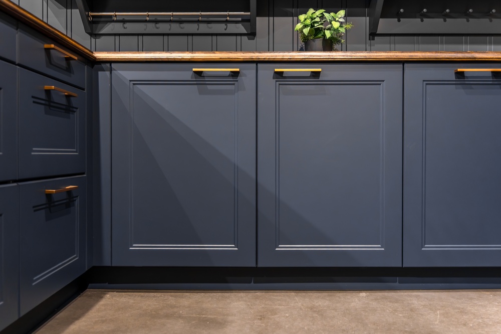 How to Pick Your Kitchen Cabinet Color for a Timeless Look